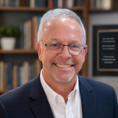 Peter Ratzan, founder of Your College Concierge, advising students and families